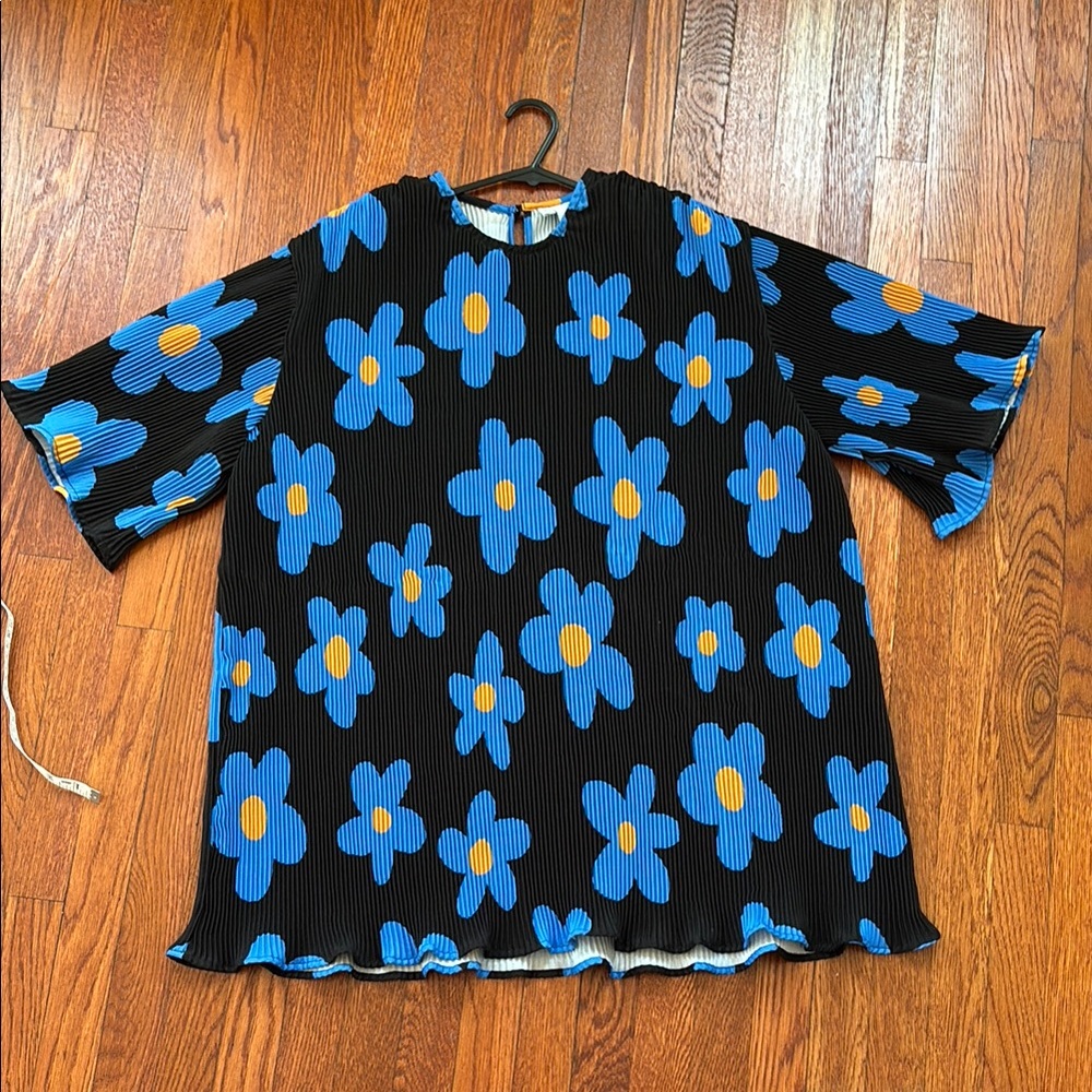Arthur Apparel Floral Crimped Top Size US 4 / AU 8